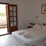 Ξενοδοχείο Kari 3*